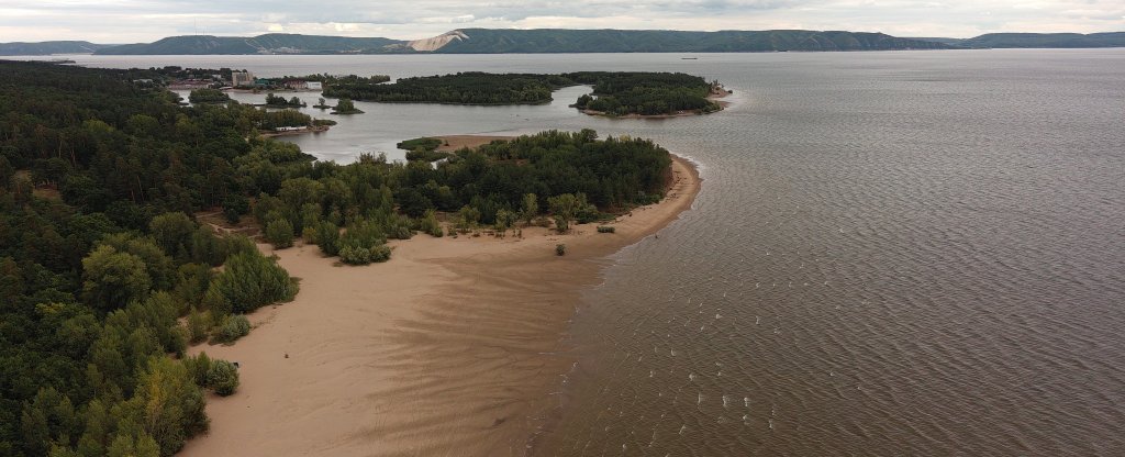 Волга с видом на Жигулёвские горы. Осень., Тольятти - Фото с квадрокоптера