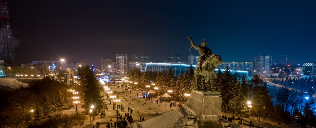 Уфа. Памятник Салавату Юлаеву. Вид на Конгресс-Холл. Январь 2019,  - Фото с квадрокоптера