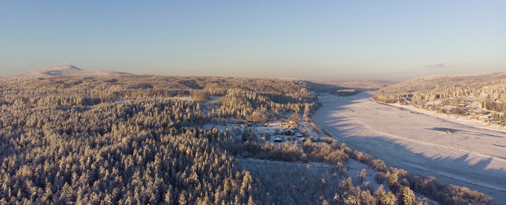 Панорама на камень Полюд и реку Вишеру, Красновишерск - Фото с квадрокоптера