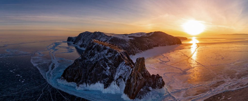 Закат с видом на мыс Хобой (Байкал), Иркутск - Фото с квадрокоптера