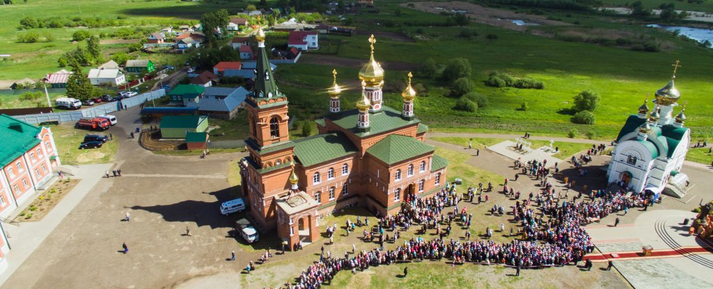 Праздник Николая Чудотворца в Мамонтовой Пустыни,  - Фото с квадрокоптера