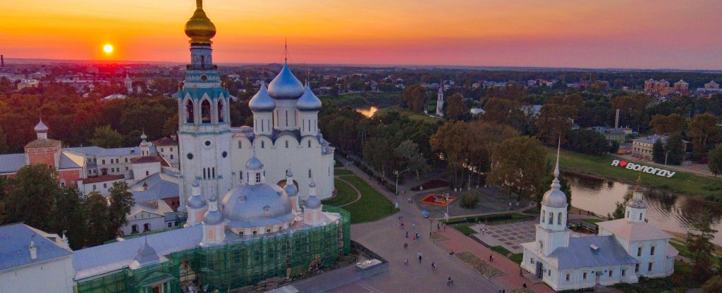 Вологда . Кремль . Августовский вечер,  - Фото с квадрокоптера