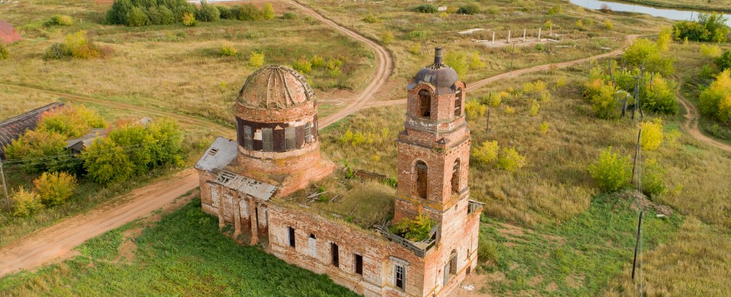 Старая церковь,  - Фото с квадрокоптера